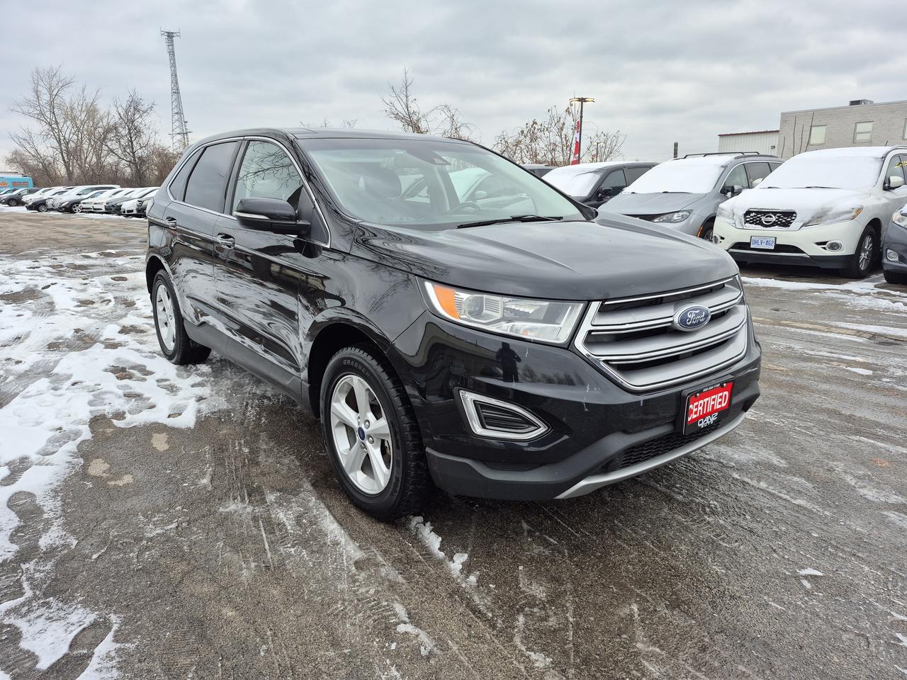 2018 Ford Edge Titanium Photo2