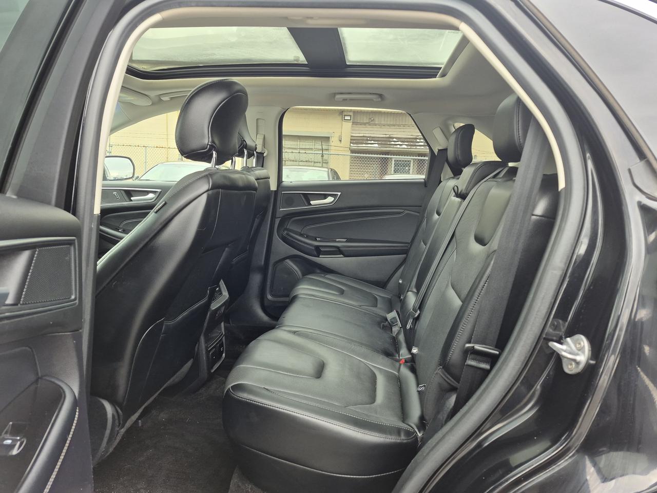 2018 Ford Edge Titanium Photo