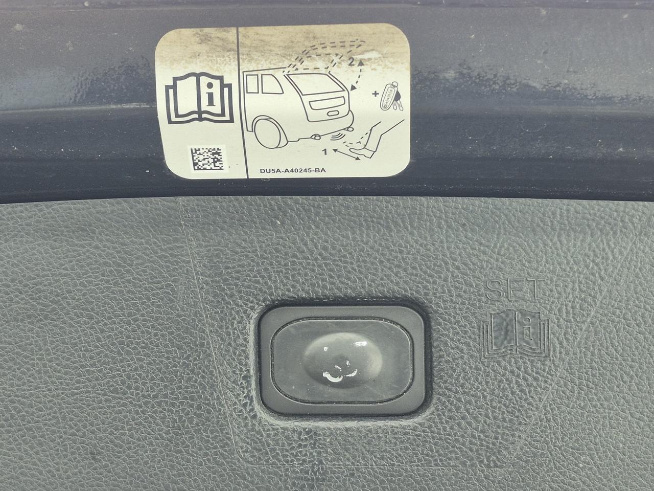 2018 Ford Edge Titanium Photo