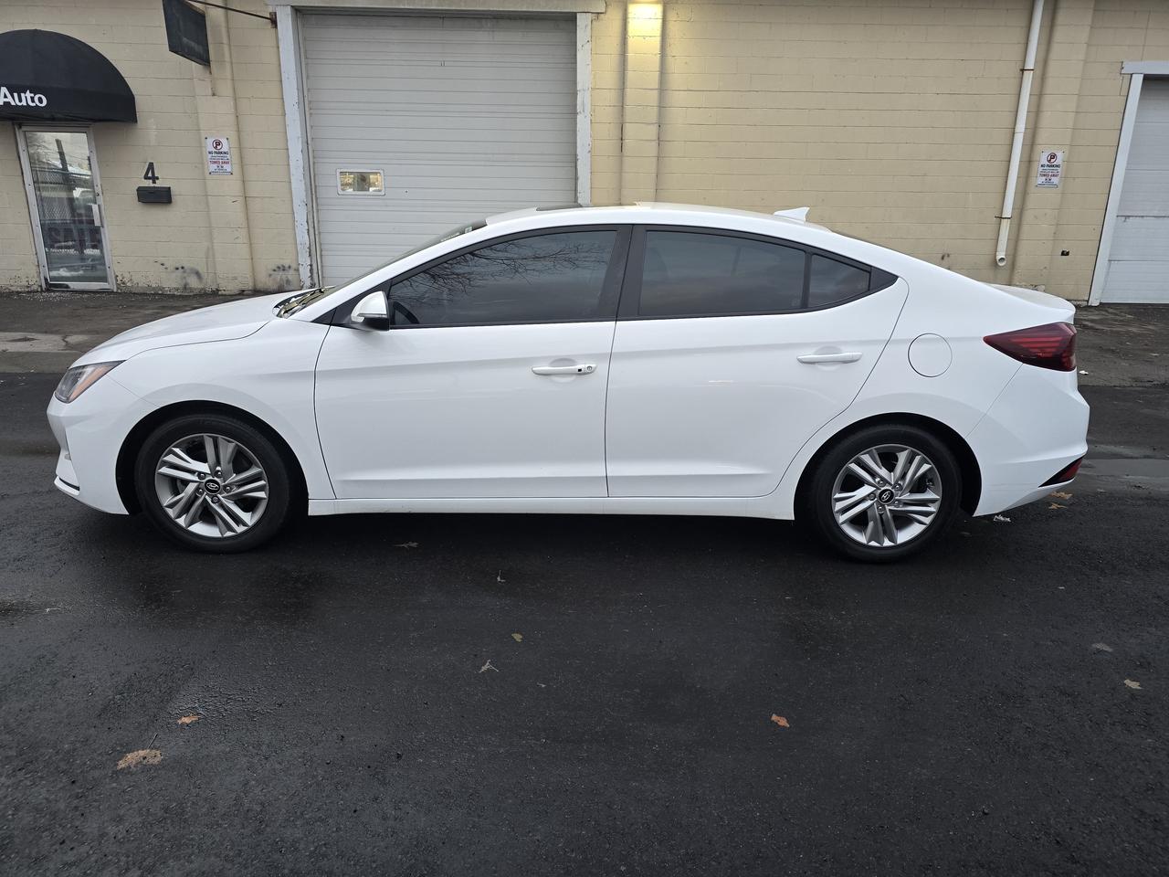 2019 Hyundai Elantra Limited Photo4