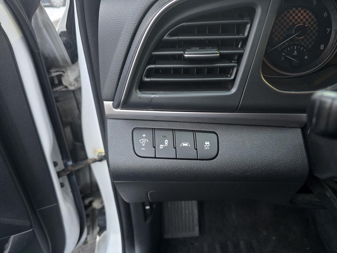 2019 Hyundai Elantra Limited Photo