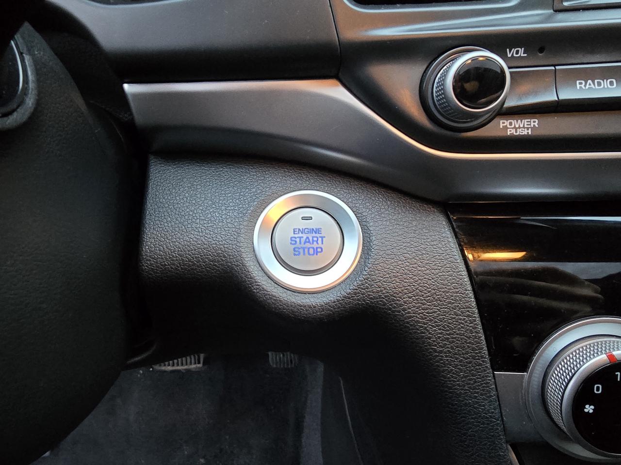 2019 Hyundai Elantra Limited Photo