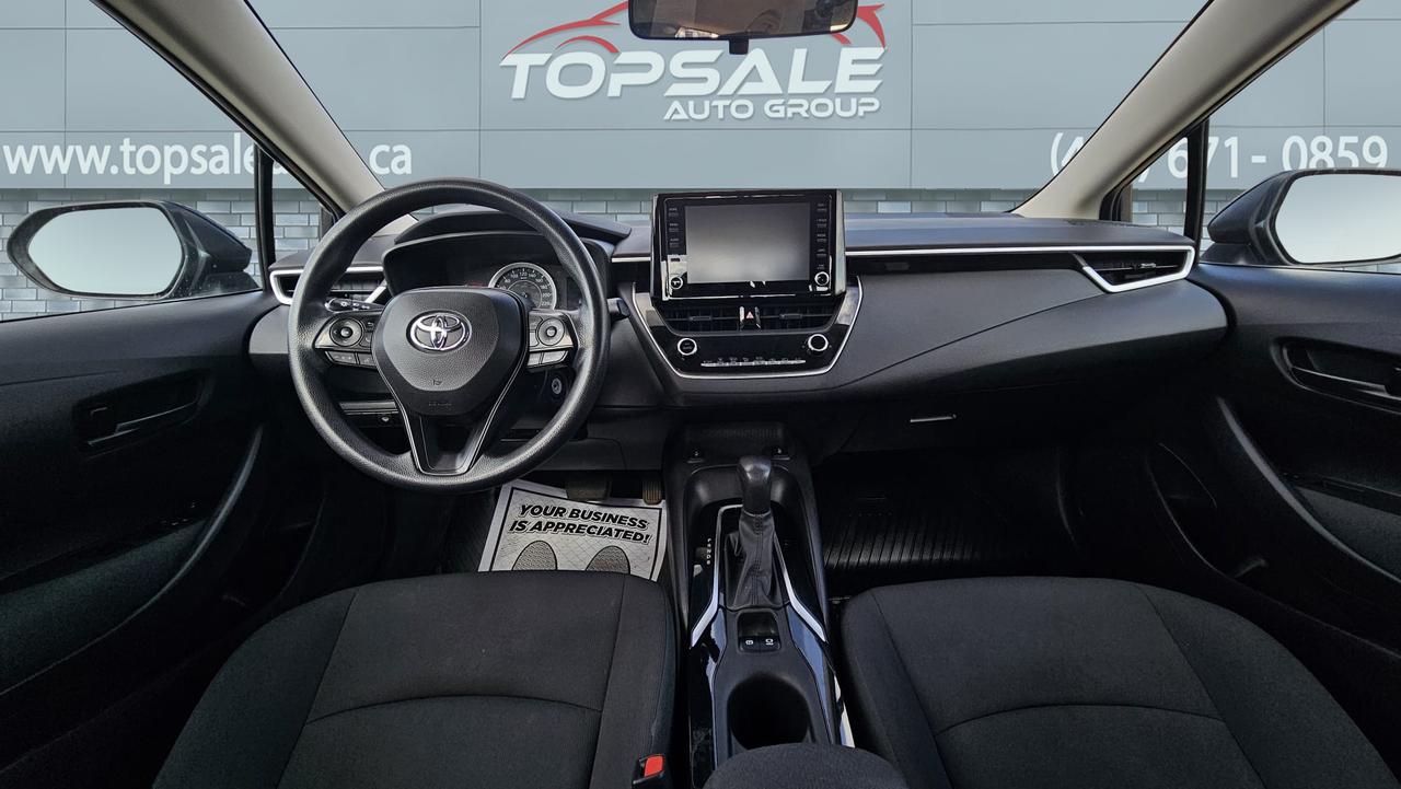 2022 Toyota Corolla LE Photo