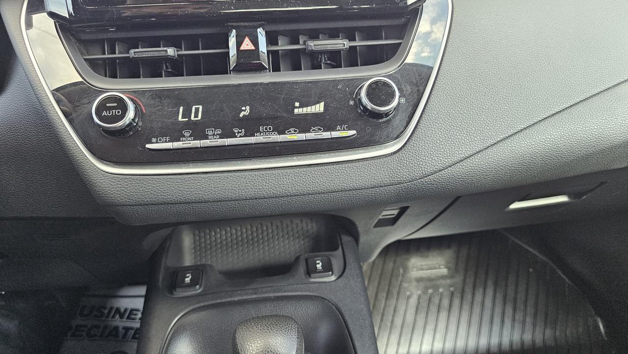 2022 Toyota Corolla LE Photo
