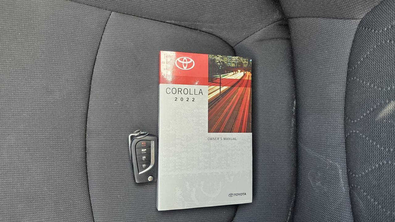 2022 Toyota Corolla LE Photo