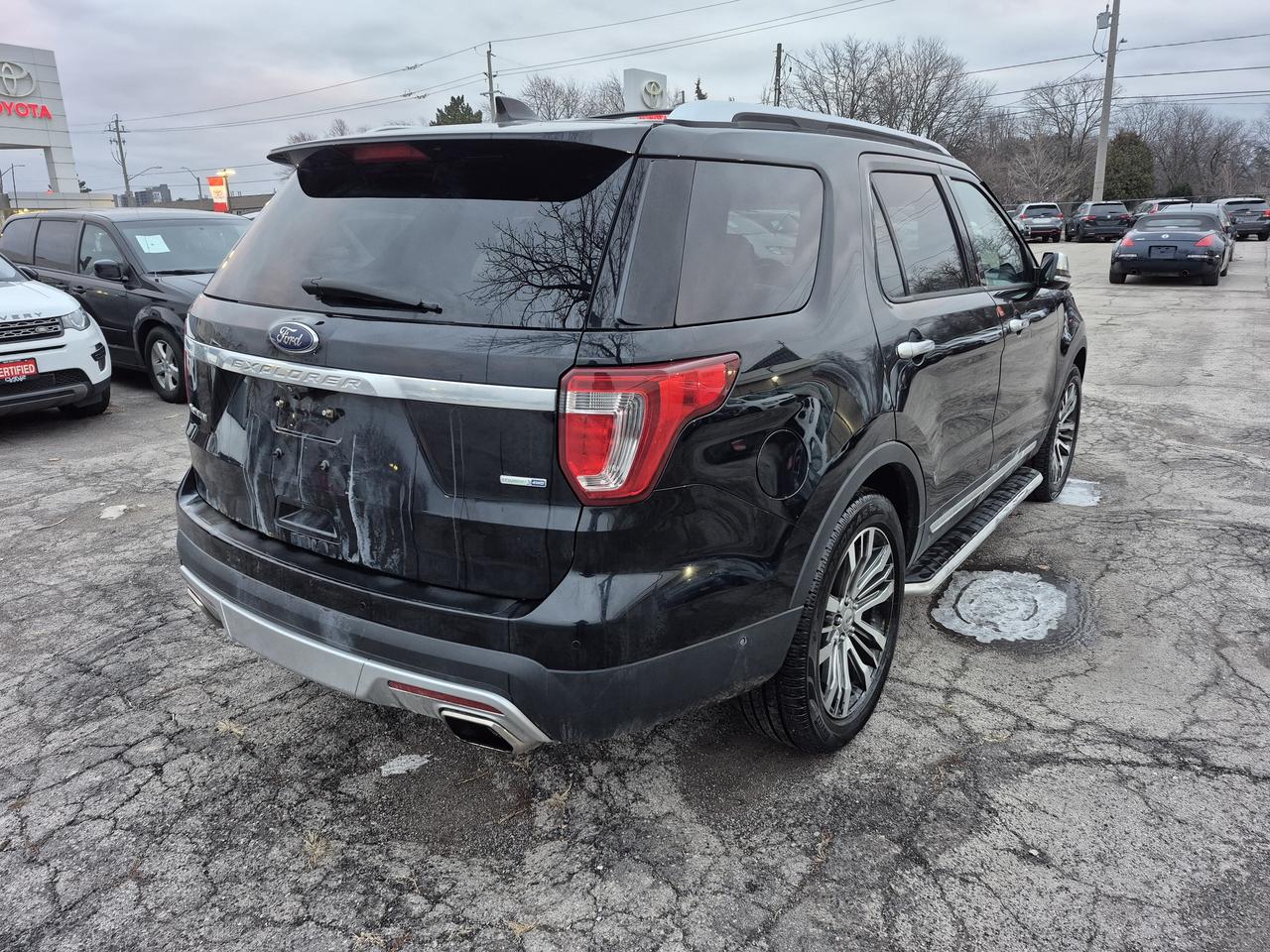2017 Ford Explorer Platinum Photo4