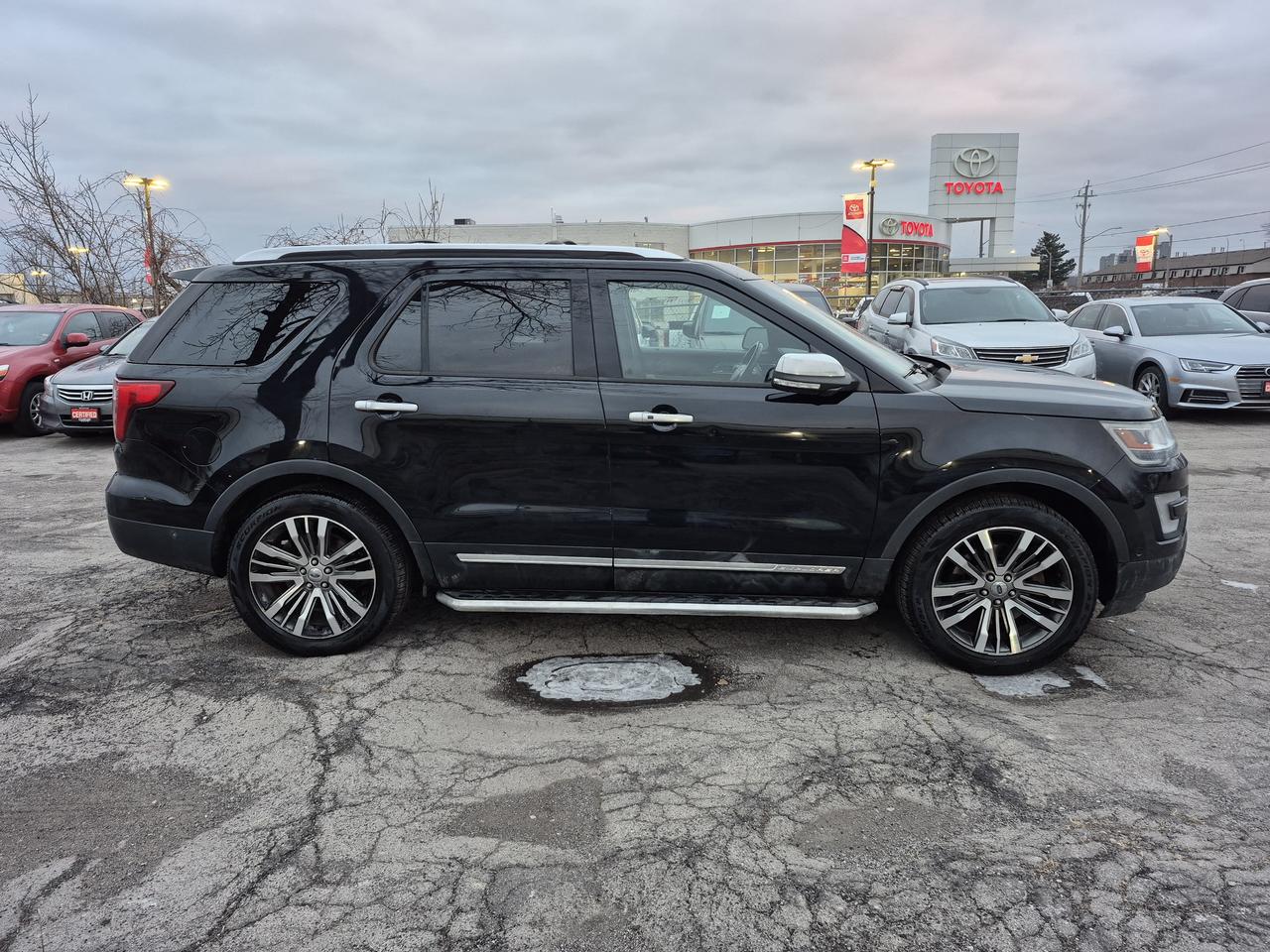 2017 Ford Explorer Platinum Photo