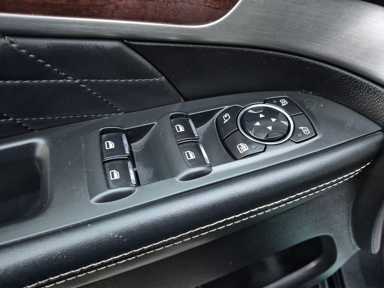 2017 Ford Explorer Platinum Photo