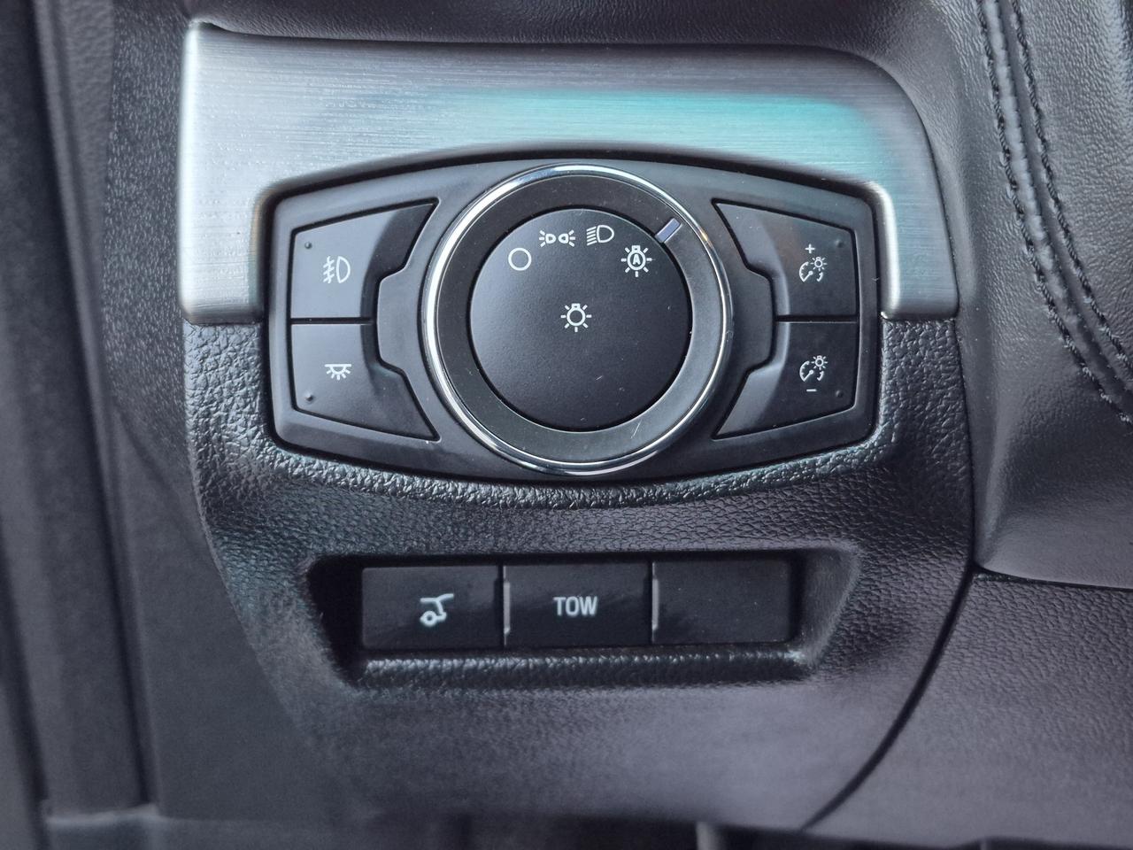 2017 Ford Explorer Platinum Photo