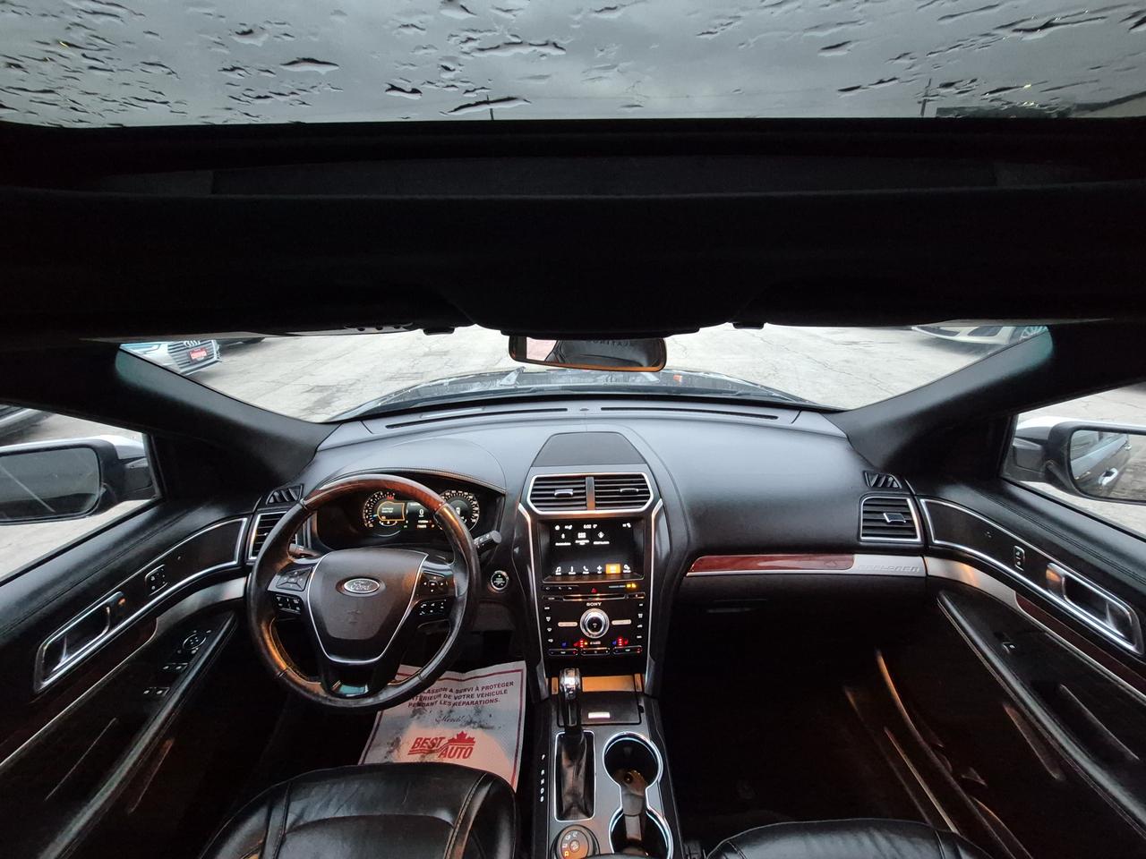 2017 Ford Explorer Platinum Photo