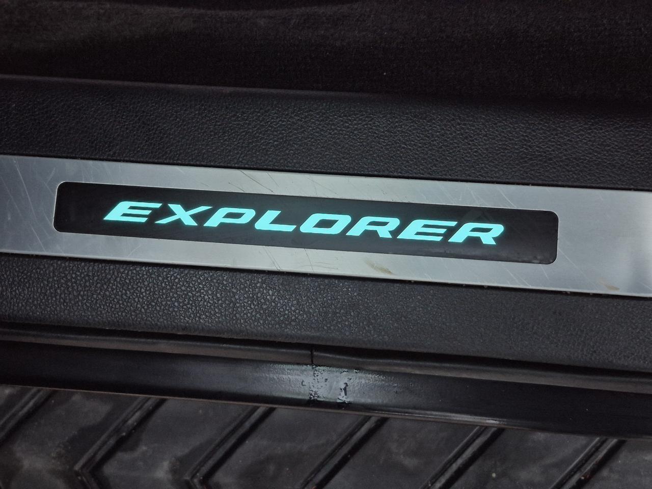 2017 Ford Explorer Platinum Photo