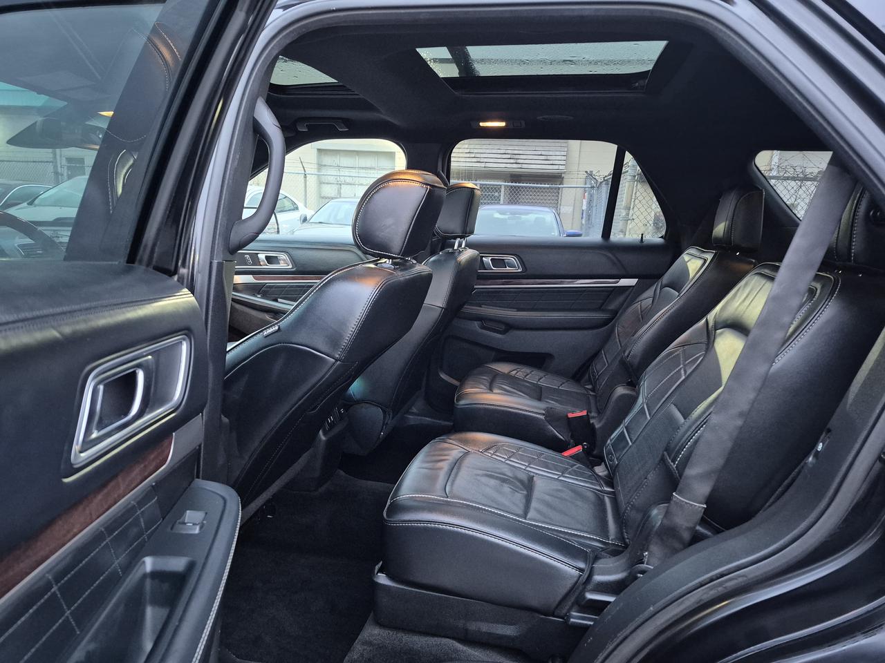 2017 Ford Explorer Platinum Photo