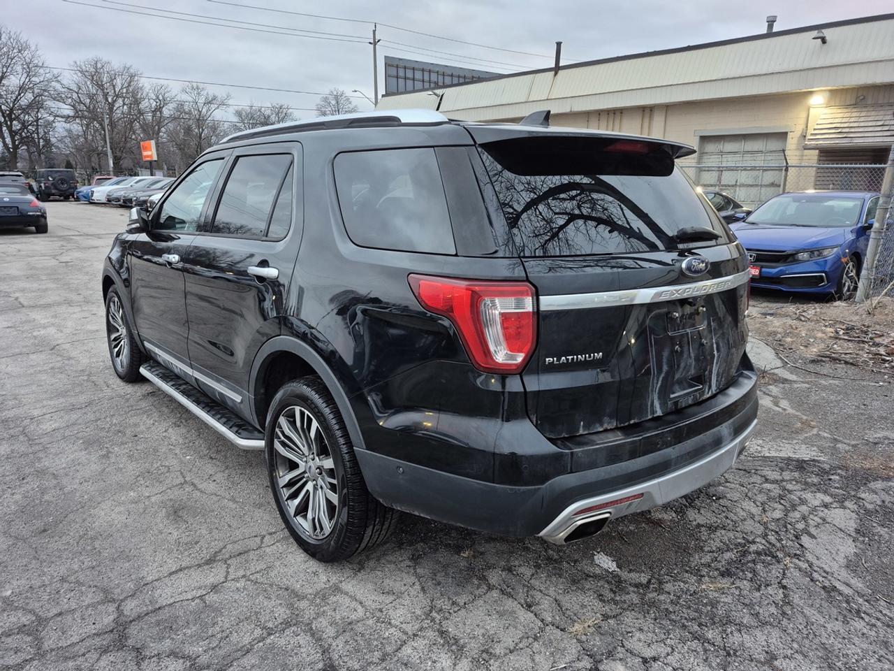 2017 Ford Explorer Platinum Photo