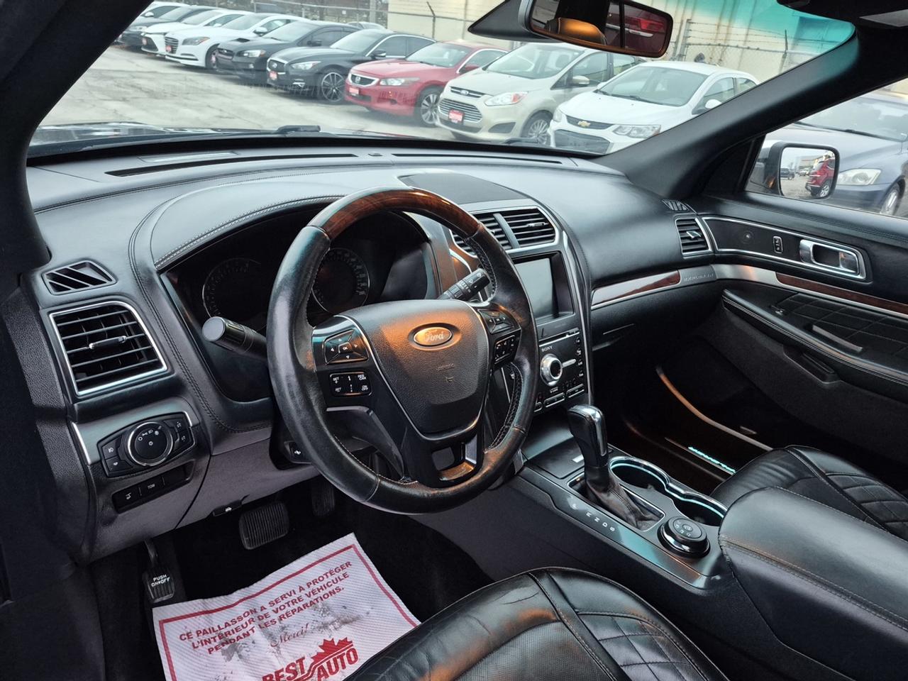 2017 Ford Explorer Platinum Photo