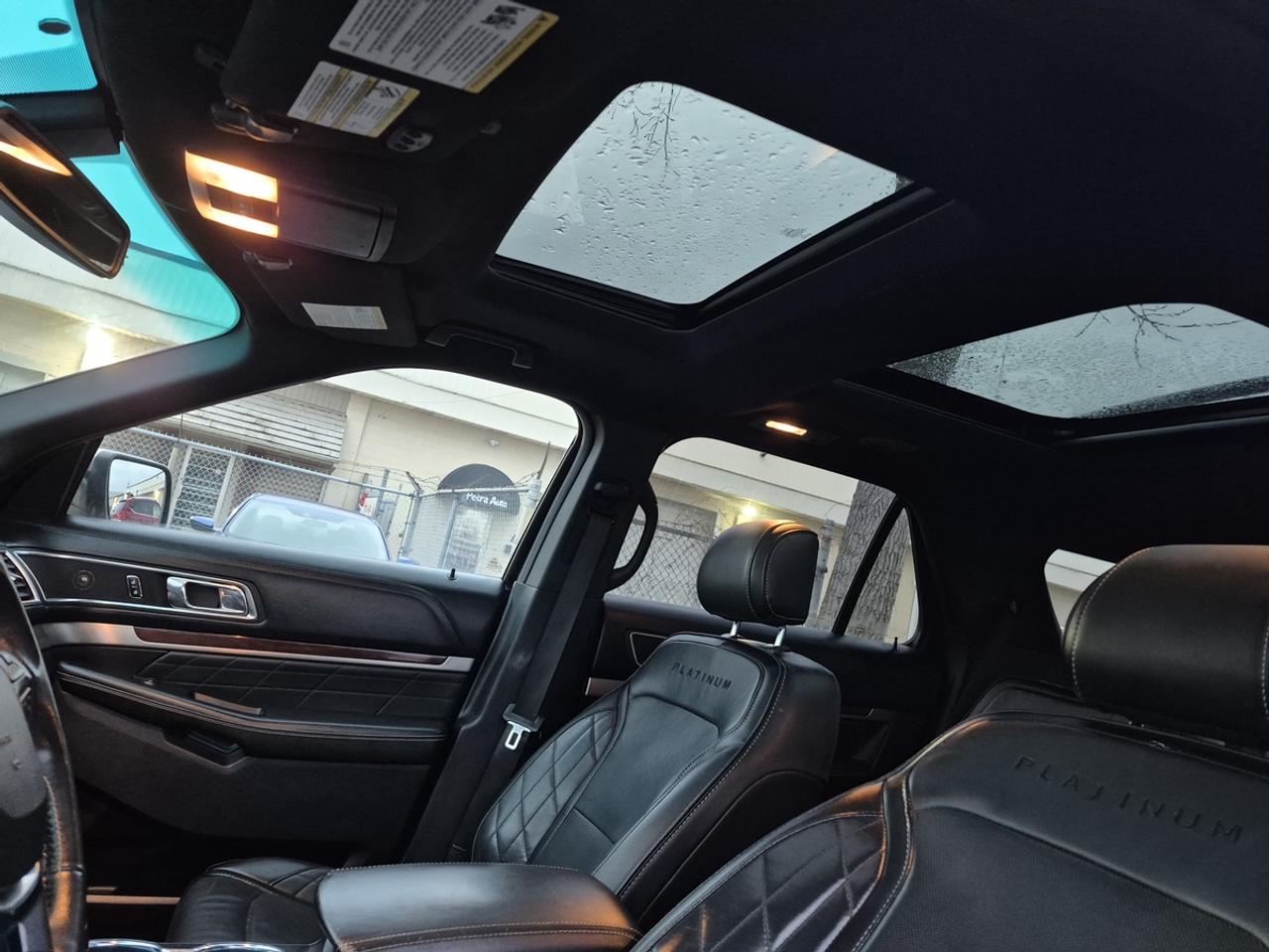 2017 Ford Explorer Platinum Photo