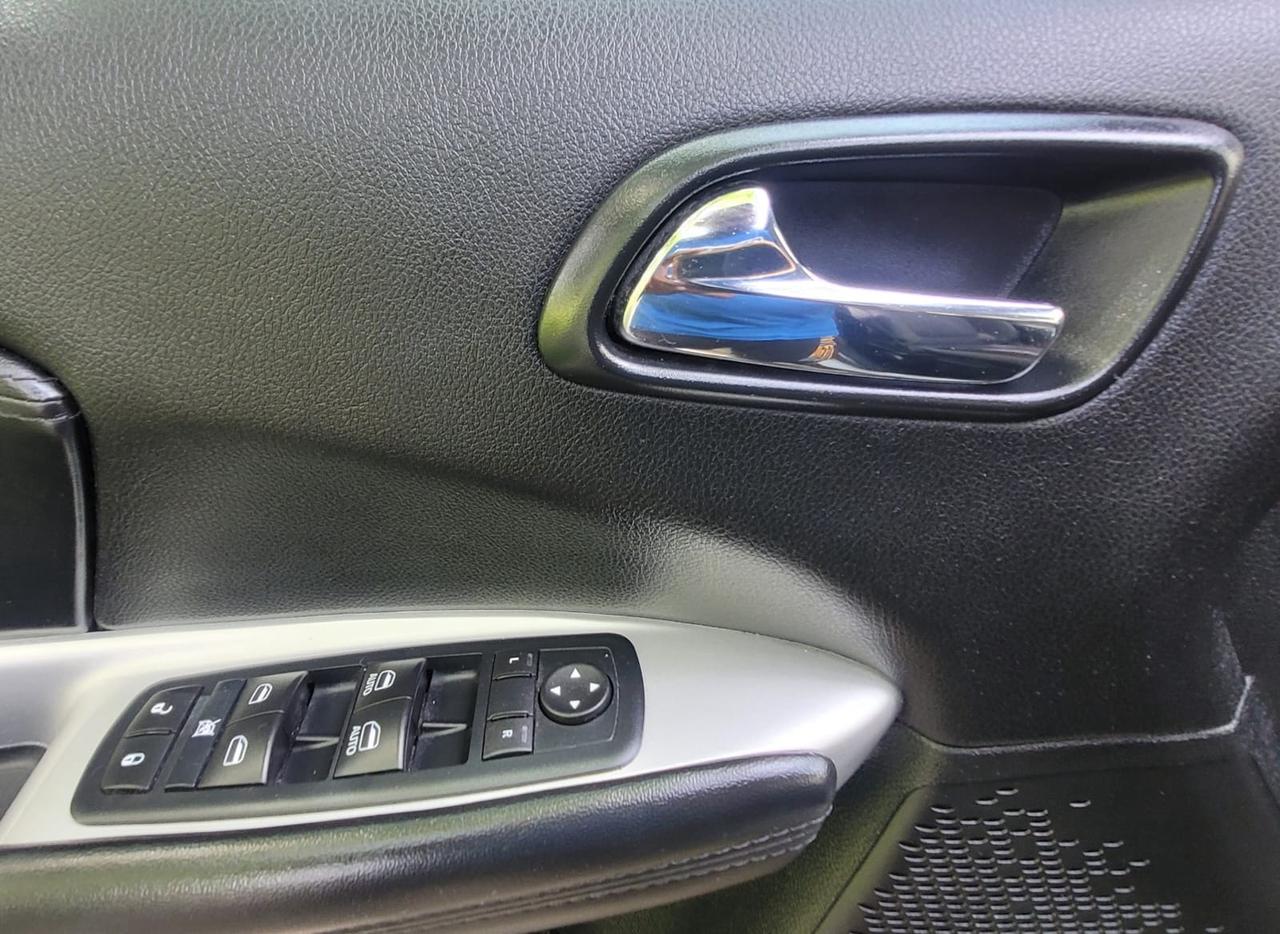 2017 Dodge Journey SXT Photo