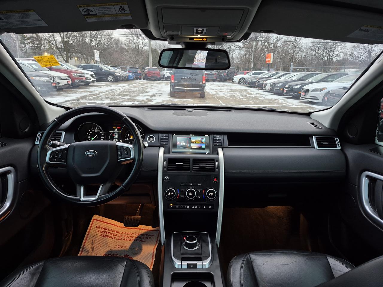 2017 Land Rover Discovery Sport SE Photo