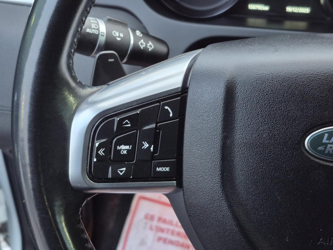 2017 Land Rover Discovery Sport SE Photo