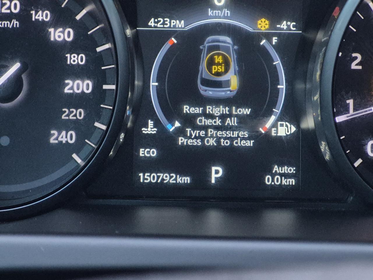 2017 Land Rover Discovery Sport SE Photo