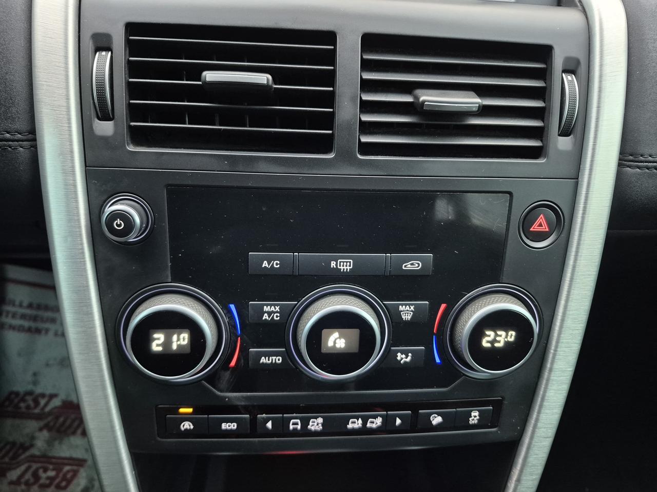 2017 Land Rover Discovery Sport SE Photo