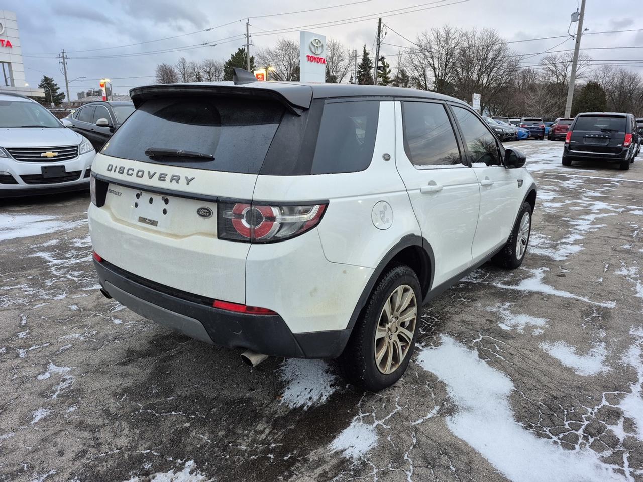 2017 Land Rover Discovery Sport SE Photo4