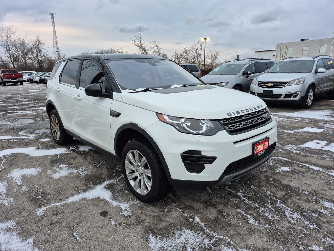 2017 Land Rover Discovery Sport SE Photo2