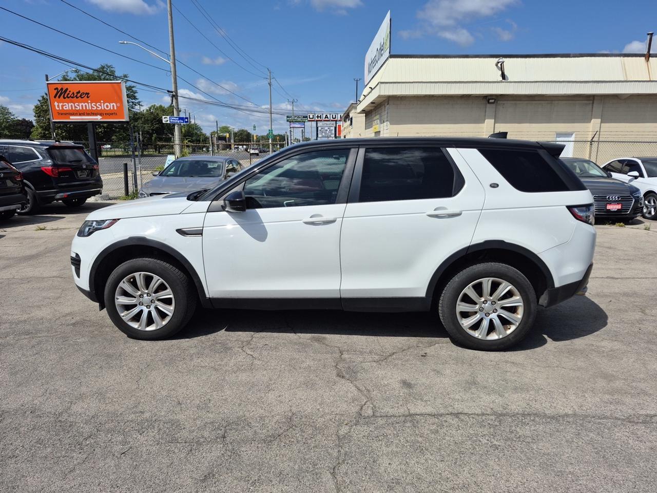 2017 Land Rover Discovery Sport SE Photo
