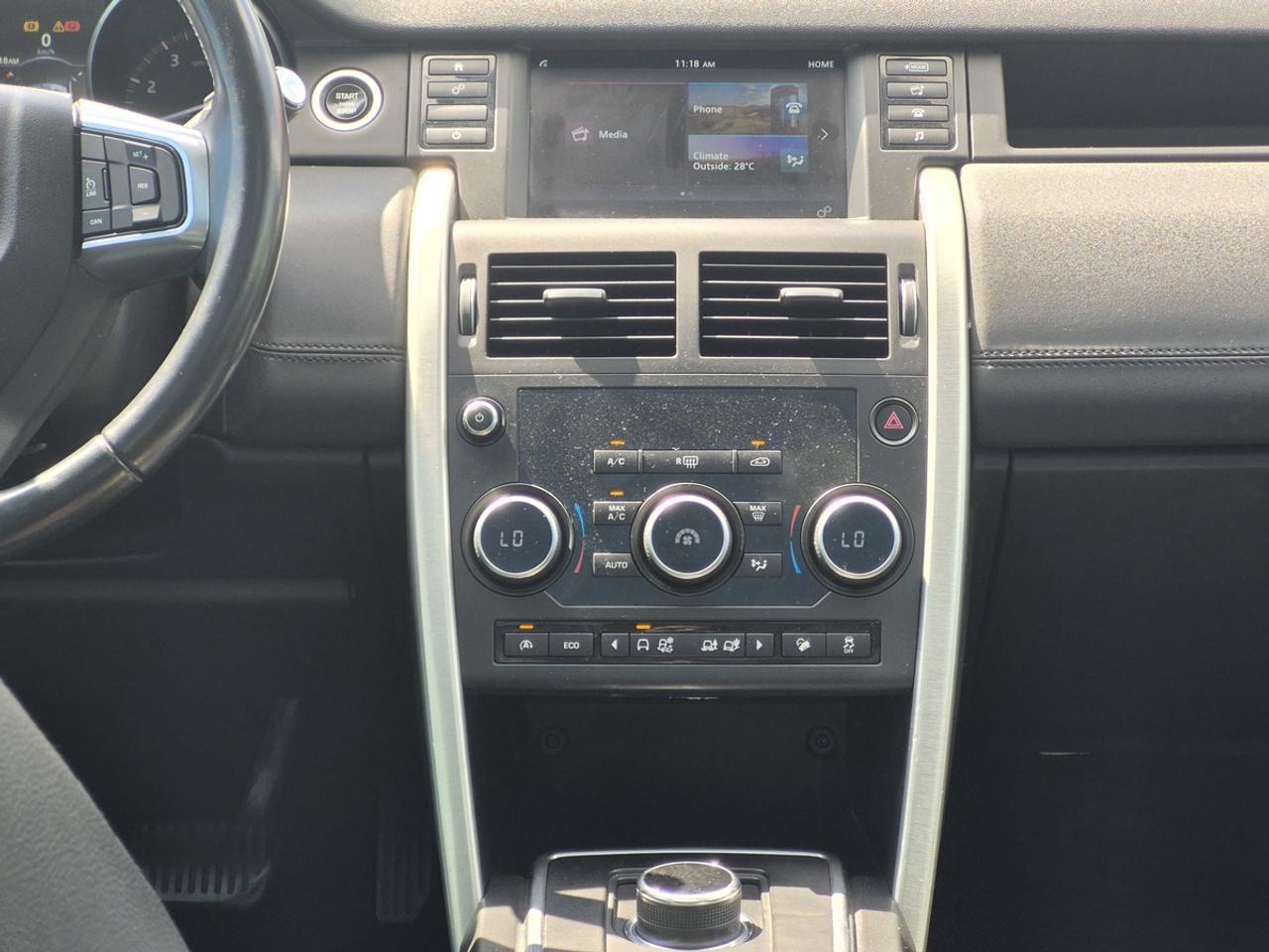 2017 Land Rover Discovery Sport SE Photo