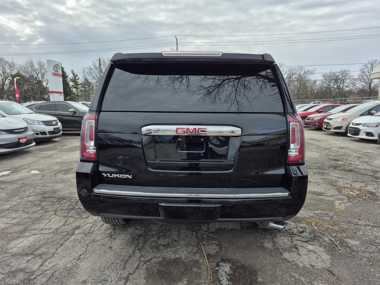 2018 GMC Yukon Denali Photo
