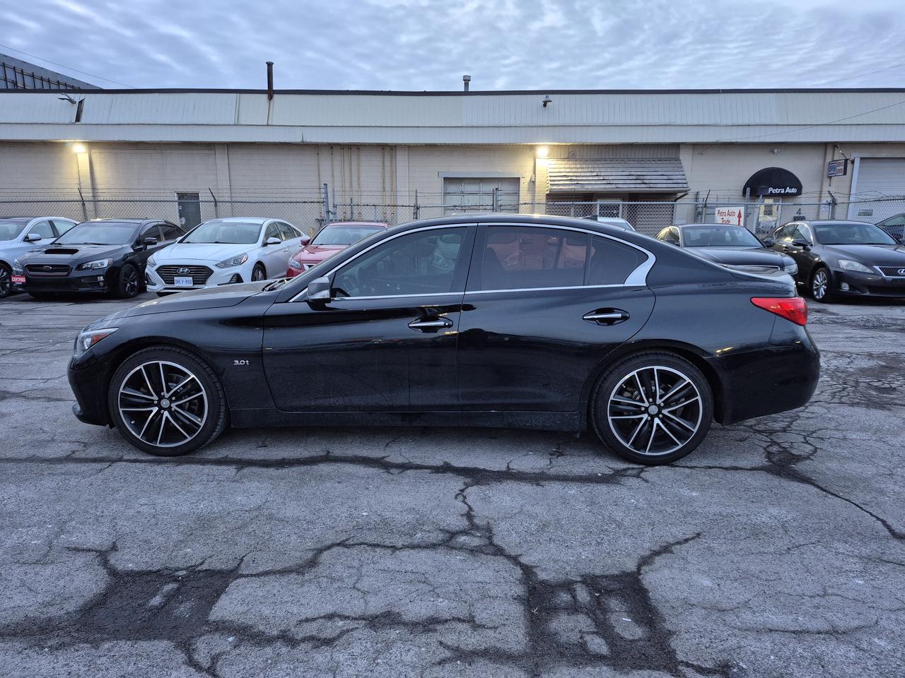 2017 Infiniti Q50 Premium Photo