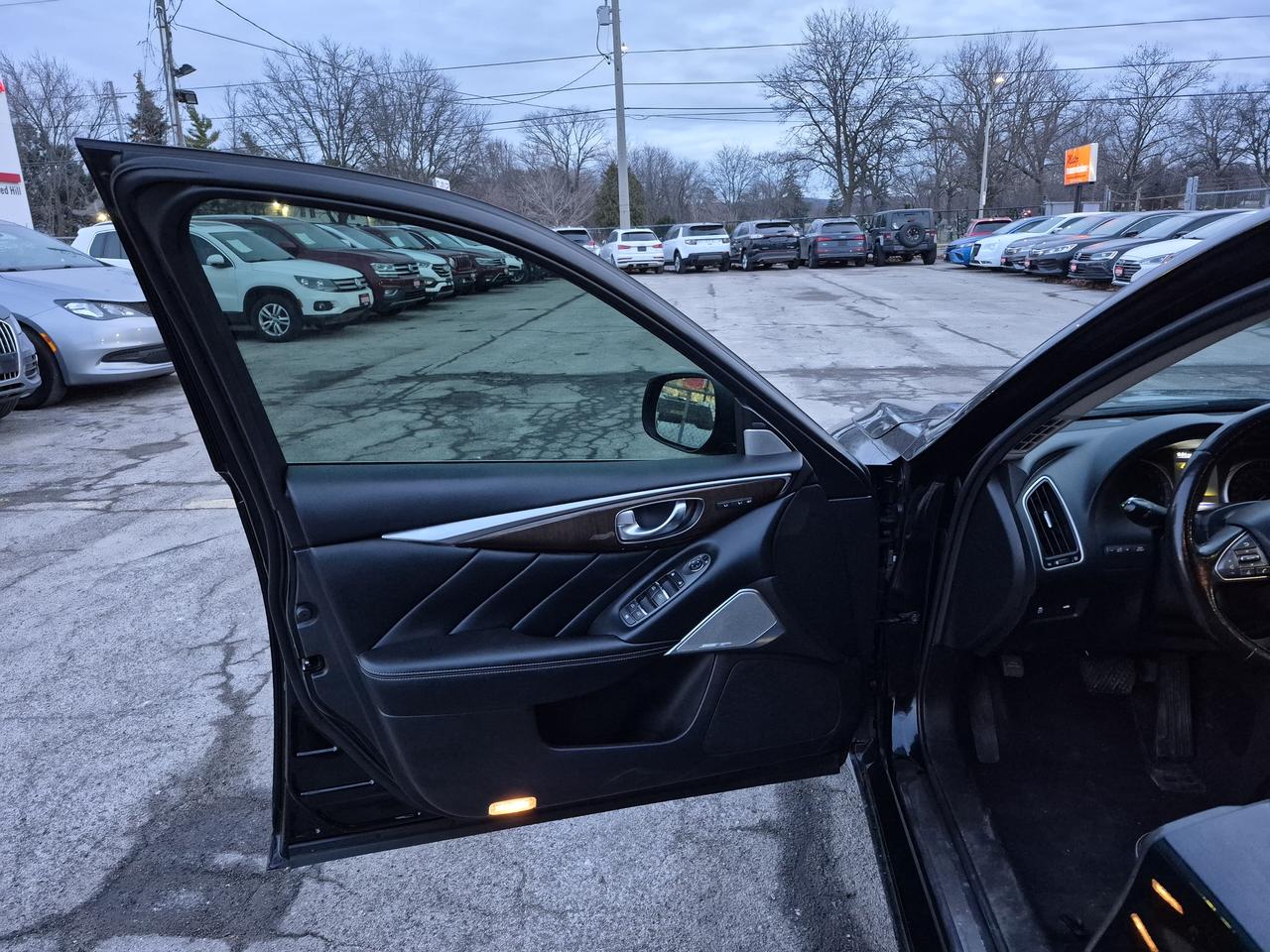 2017 Infiniti Q50 Premium Photo