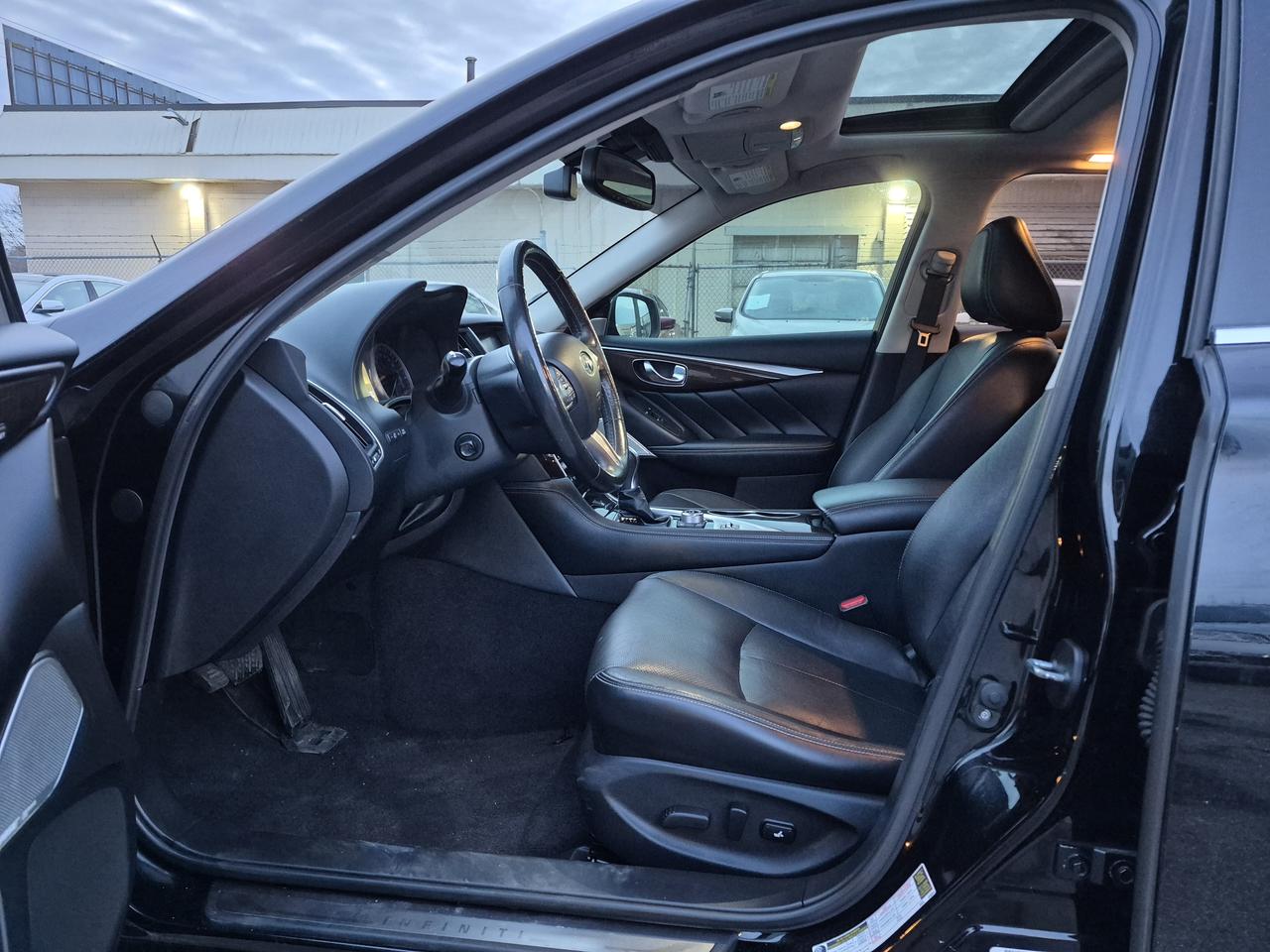 2017 Infiniti Q50 Premium Photo