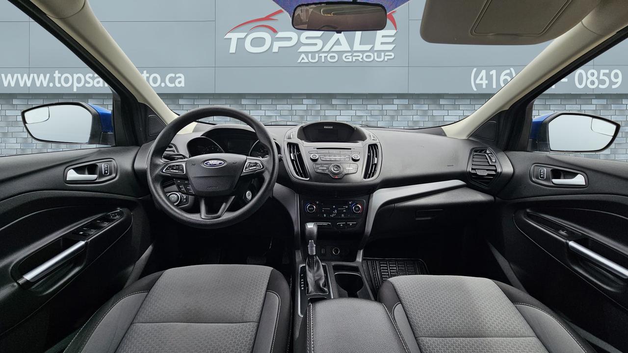 2017 Ford Escape SE Photo