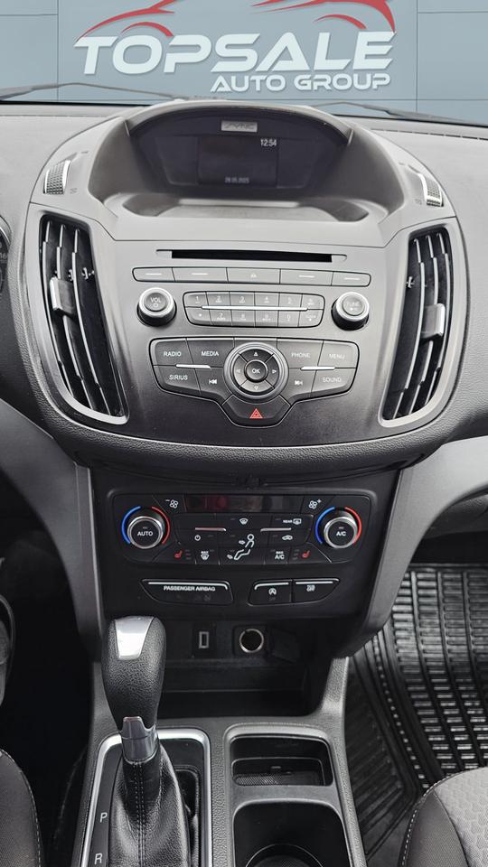 2017 Ford Escape SE Photo