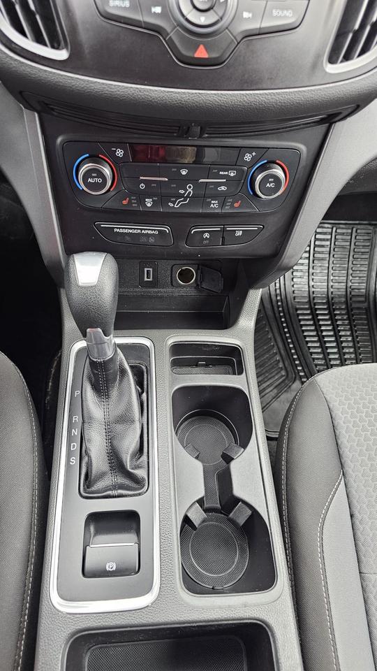 2017 Ford Escape SE Photo