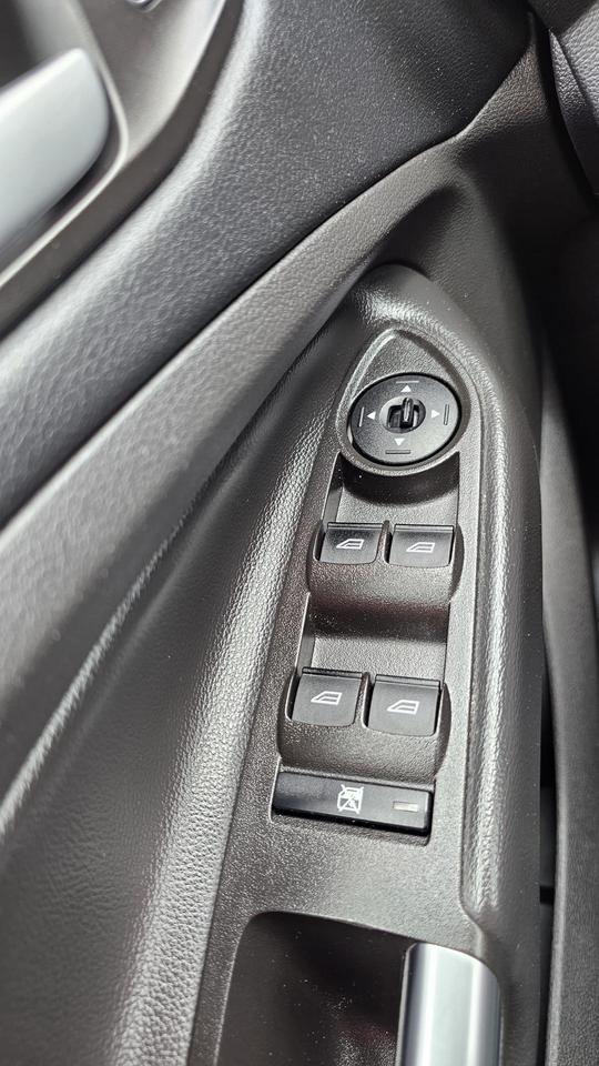 2017 Ford Escape SE Photo