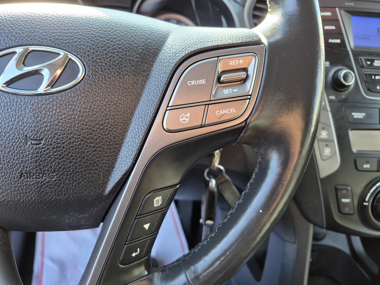 2015 Hyundai Santa Fe Sport GLS Photo