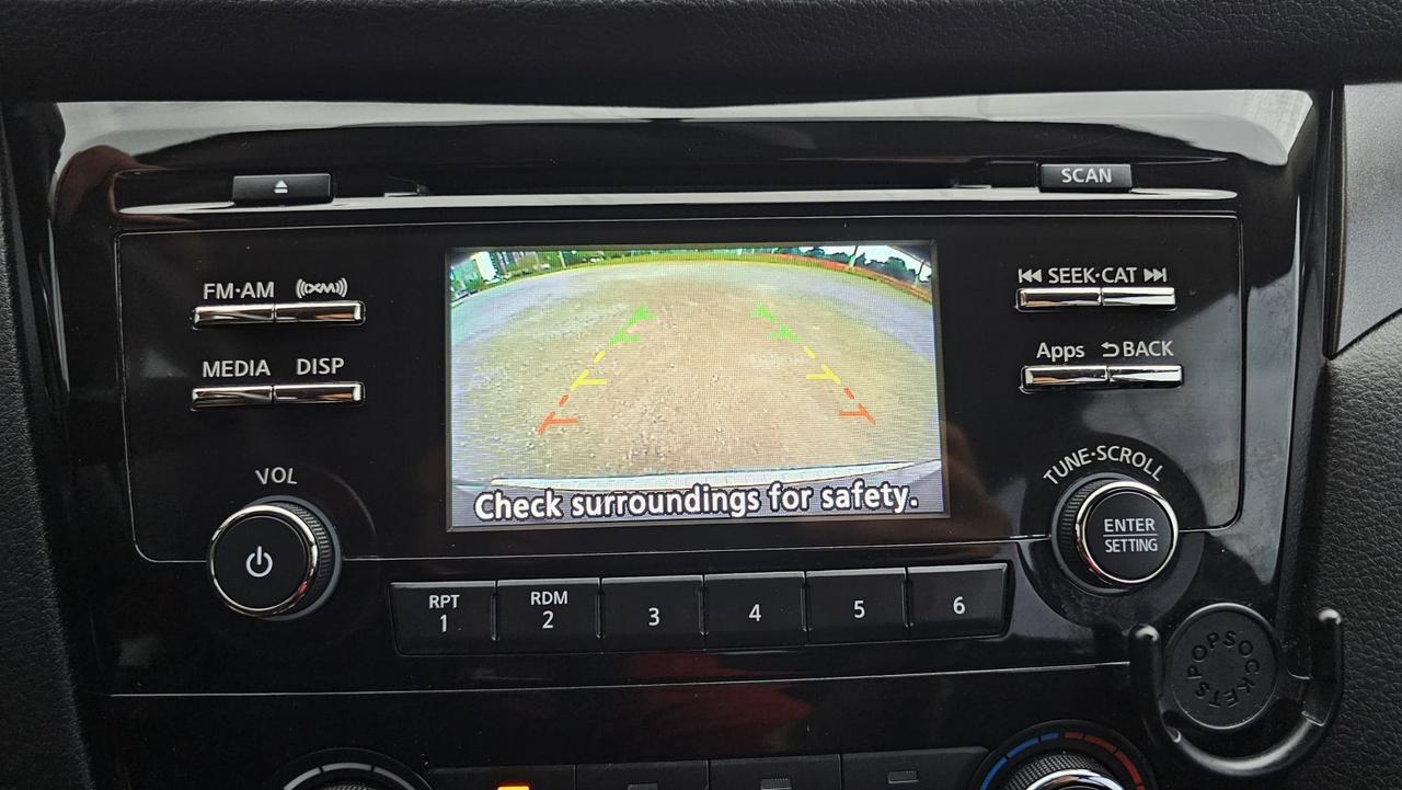 2015 Nissan Rogue S Photo