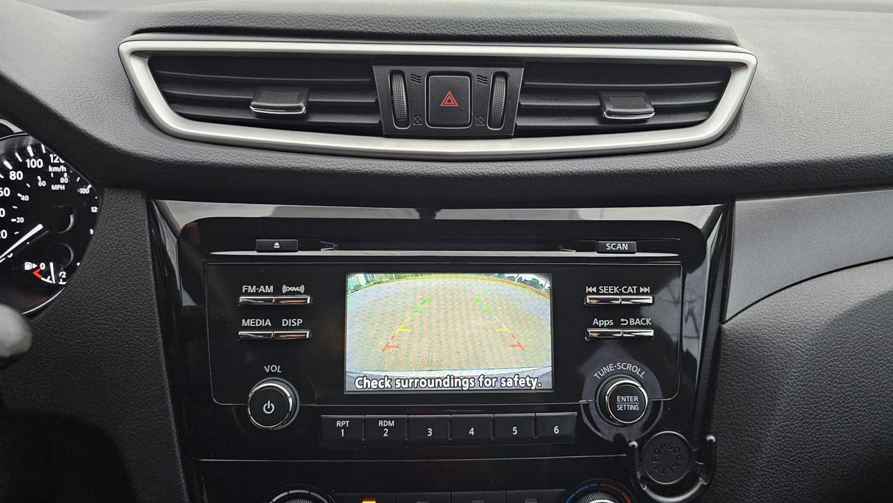 2015 Nissan Rogue S Photo