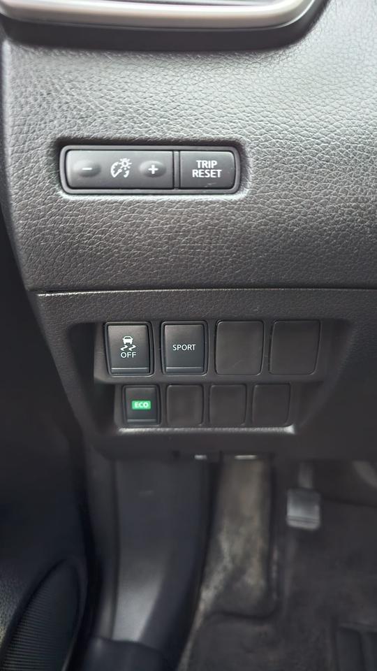 2015 Nissan Rogue S Photo