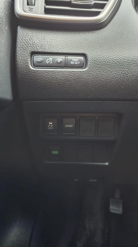 2015 Nissan Rogue S Photo