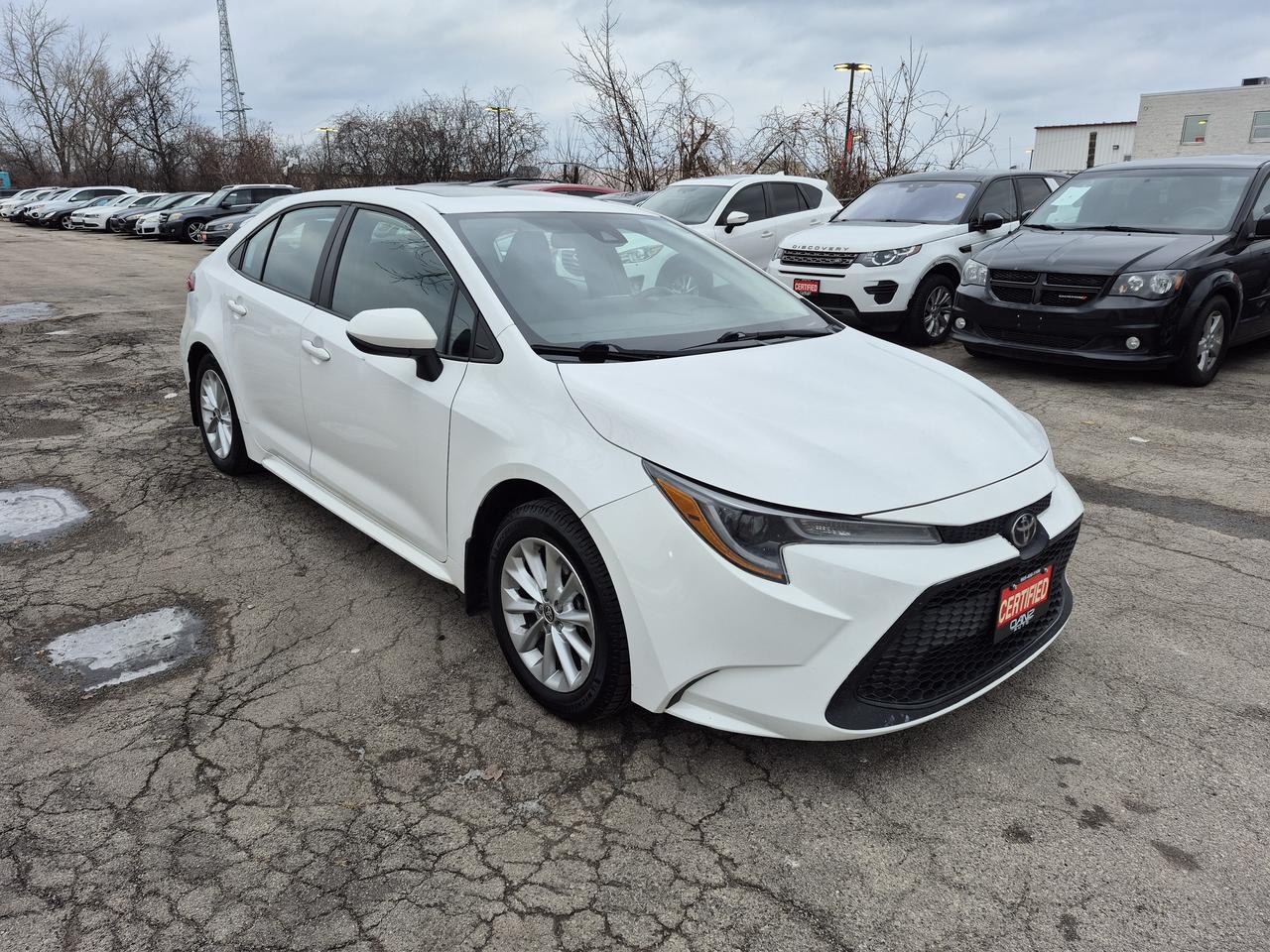 2022 Toyota Corolla LE Photo2