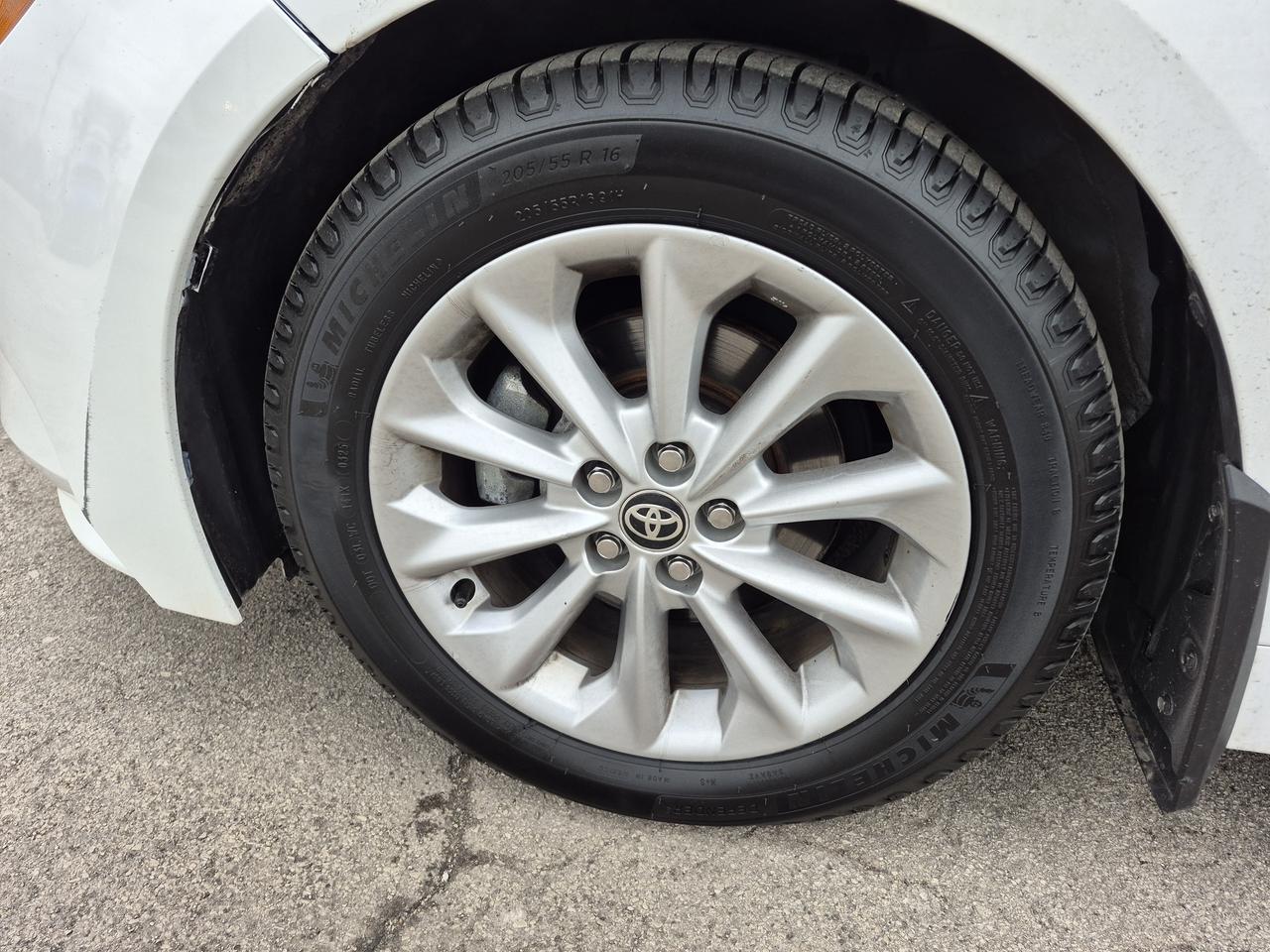 2022 Toyota Corolla LE Photo