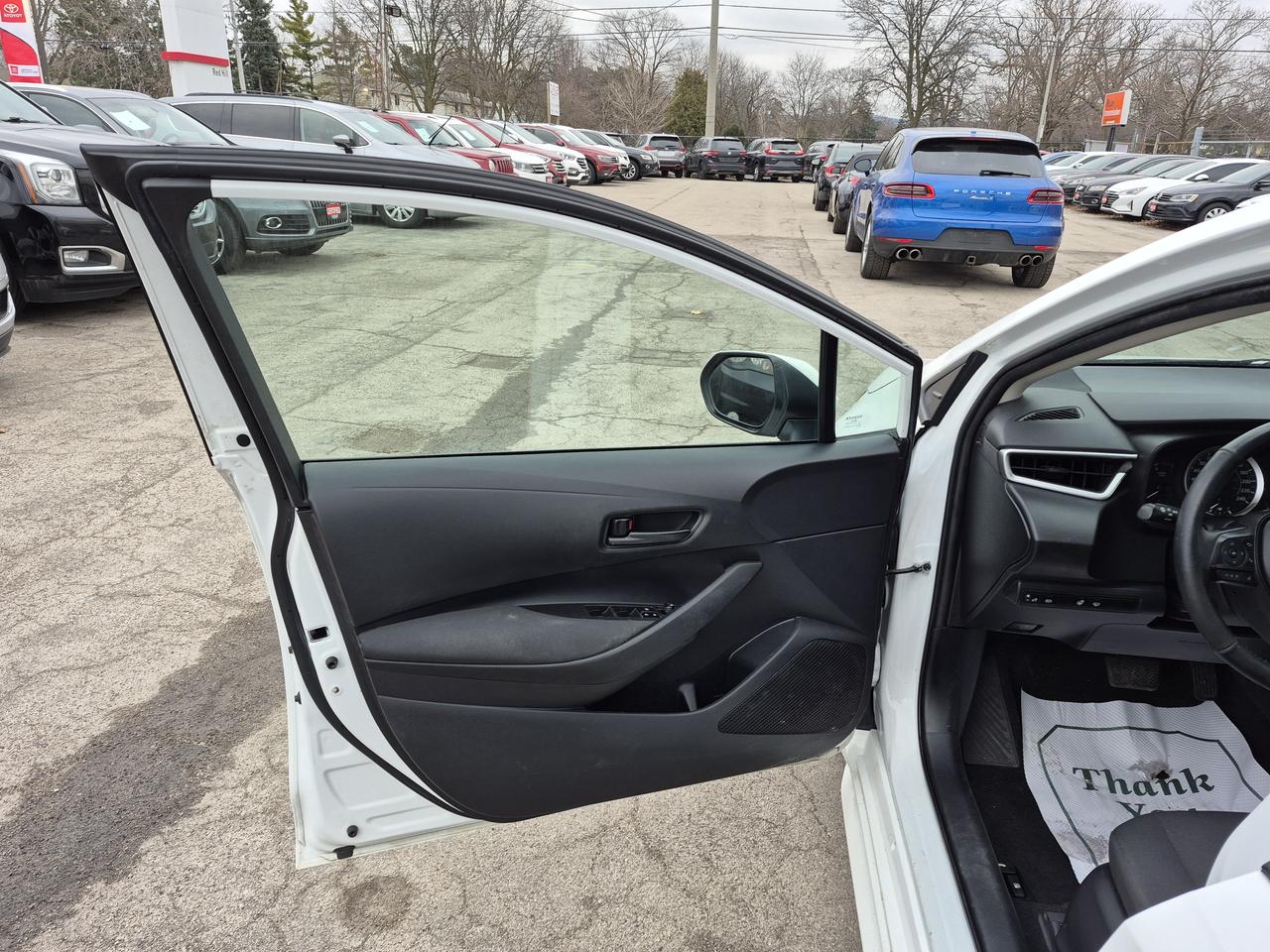 2022 Toyota Corolla LE Photo