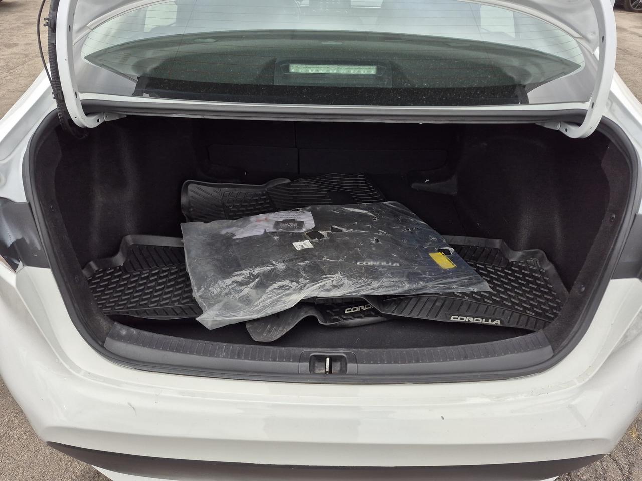 2022 Toyota Corolla LE Photo