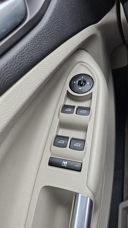 2013 Ford Escape SE Photo