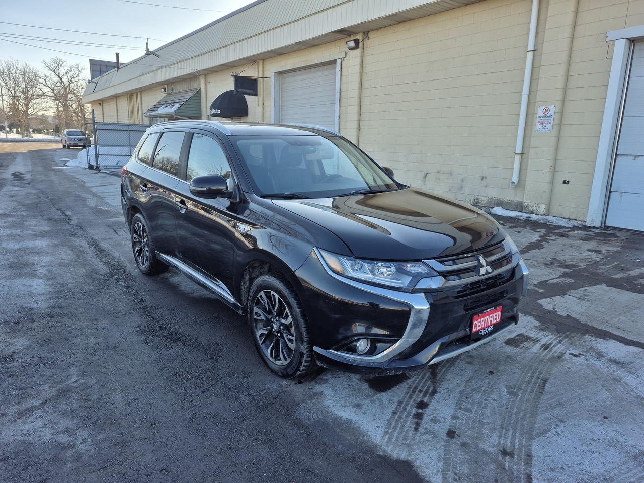 2018 Mitsubishi Outlander SEL Photo