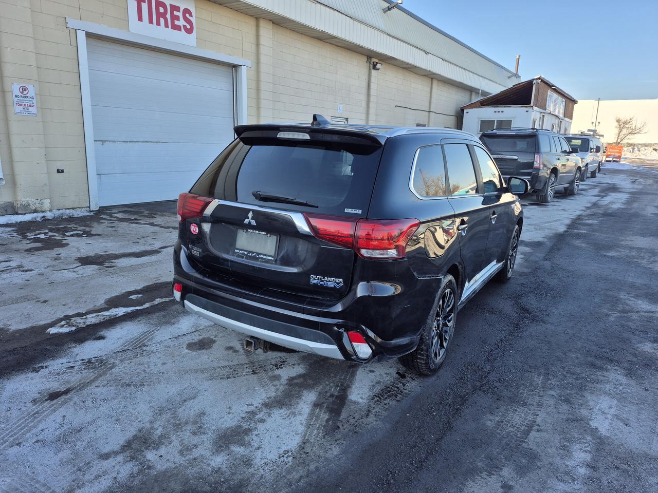 2018 Mitsubishi Outlander SEL Photo