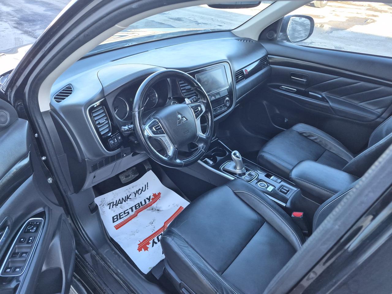 2018 Mitsubishi Outlander SEL Photo