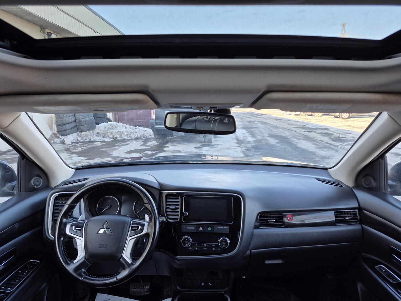 2018 Mitsubishi Outlander SEL Photo